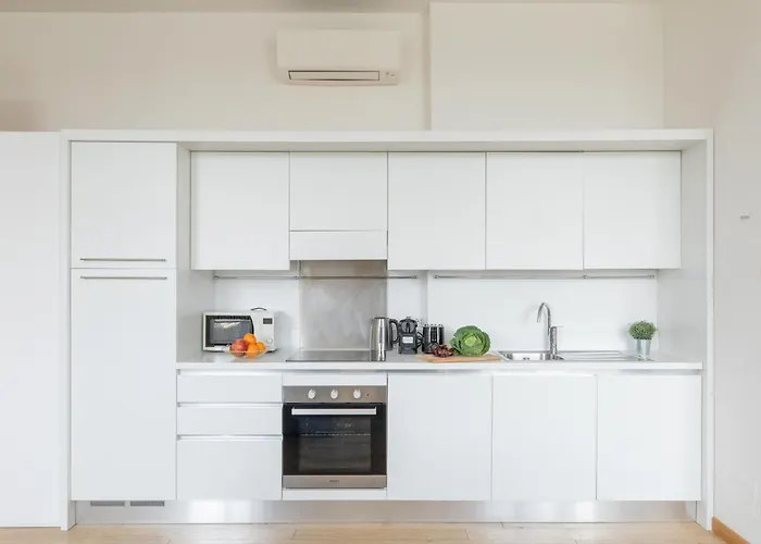 Iflat Contemporary Elegant Skyline In Roma