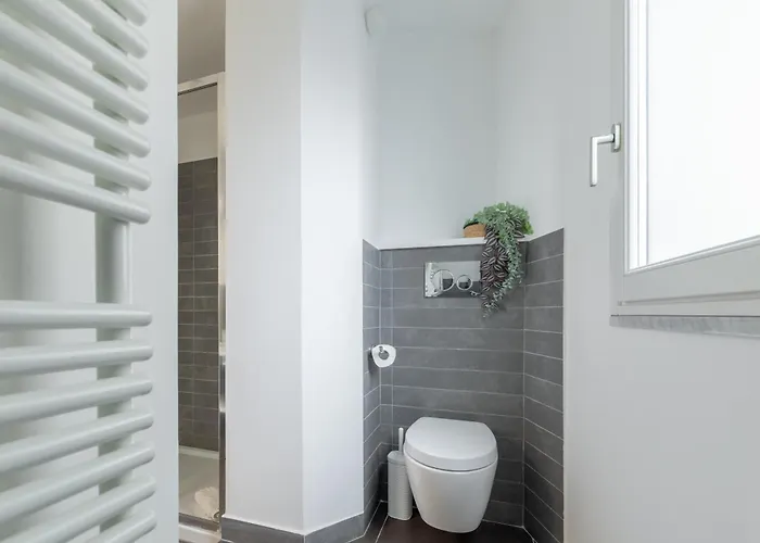 Iflat Contemporary Elegant Skyline In Roma